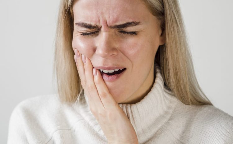  Dentes Sensíveis Após Clareamento – Causas, Cuidados e Soluções